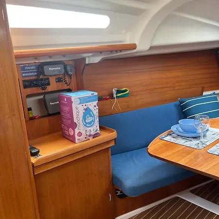 Deepblue Sail Boat *