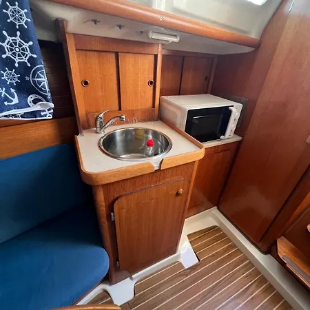 Deepblue Sail Boat Bådhotel Lisboa