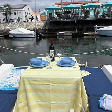 Deepblue Sail Boat Bateau-hôtel *